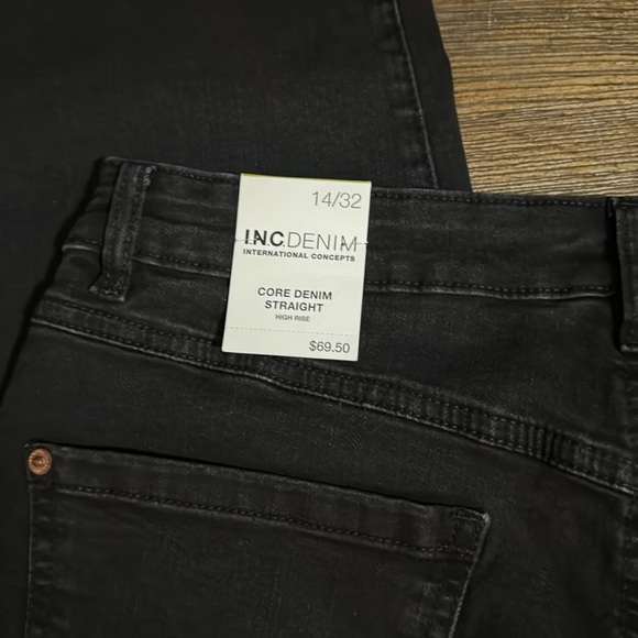 Women's Black Jeans - Picture 8 of 10